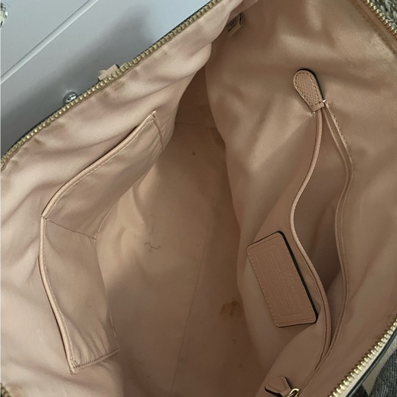 , a small stain inside but washing it removes it - Picture 3 of 7